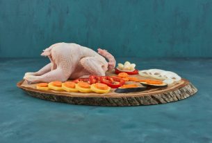 خوردن مرغ چهار بار در هفته می‌تواند خطر مرگ ناشی از سرطان را دو برابر کند