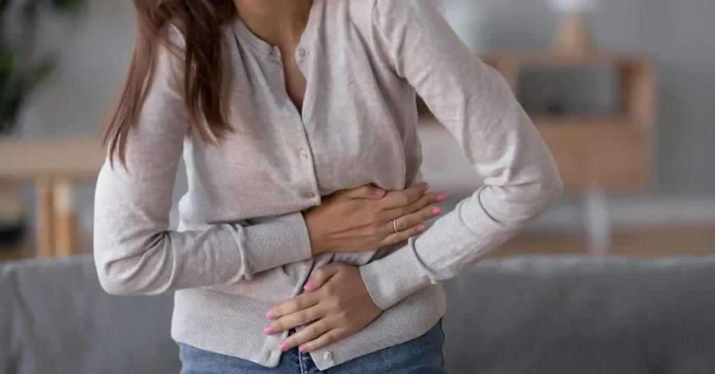 حرکت ماساژ شکم برای یبوست