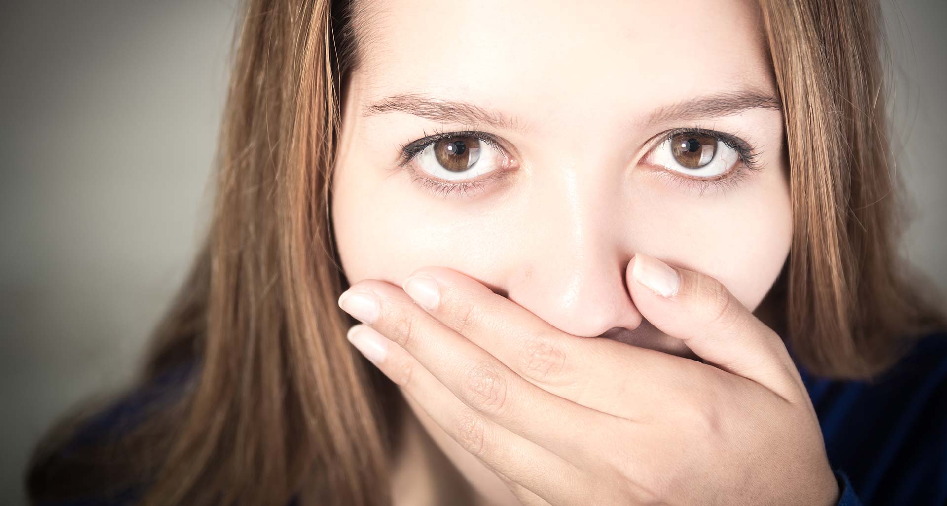 خطر تلخی دهان چیست؟ علت‌ + درمان قطعی