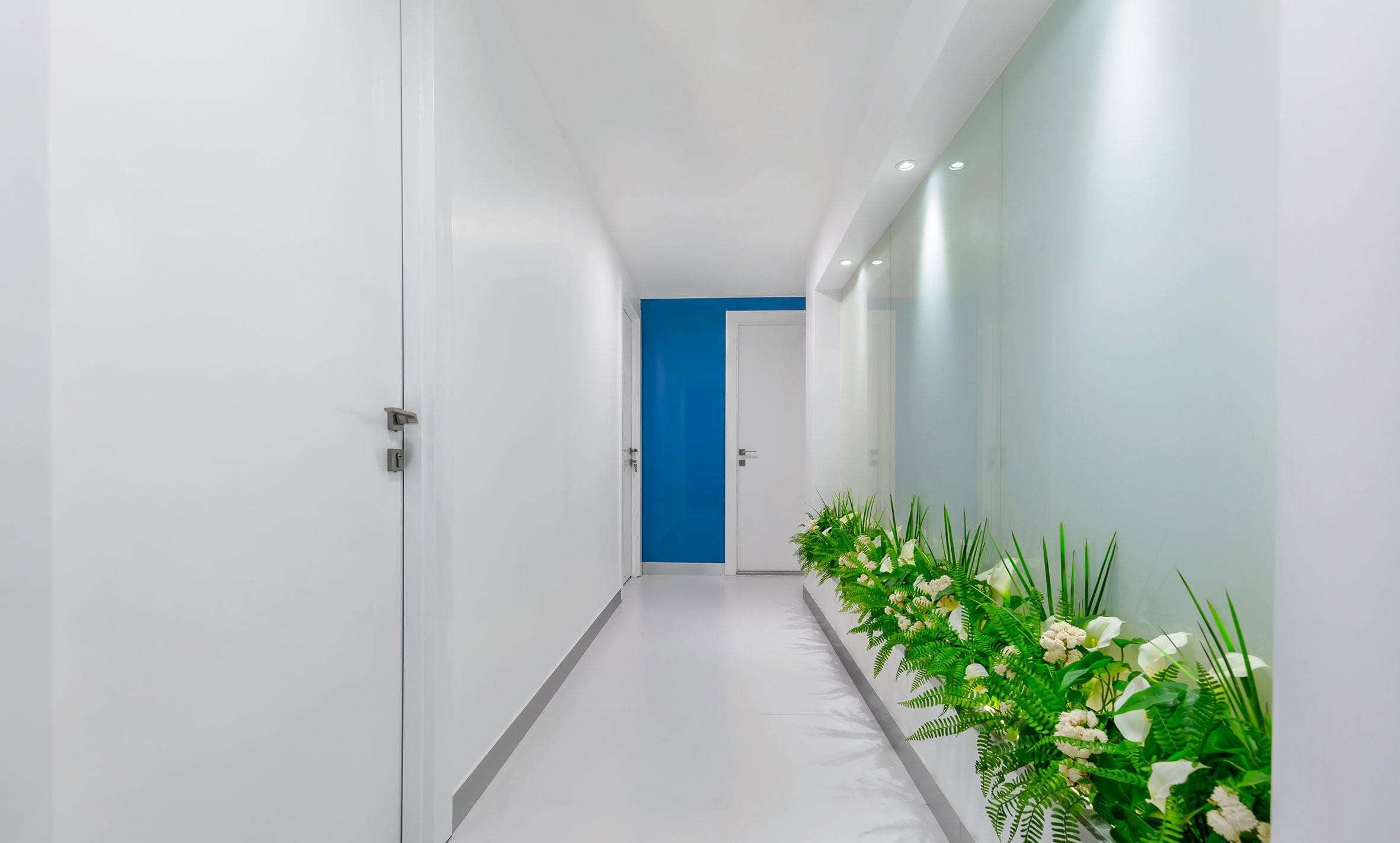 معرفی دکتر سید محمد رادمنش (متخصص پوست و مو و مدیر کلینیک دکتر رادمنش)