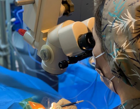 معرفی دکتر هلیا شایانفر | متخصص فوق تخصص قرنیه و سگمان قدامی