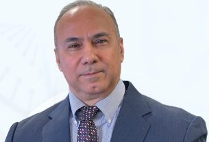 معرفی دکتر داریوش عرفانیان | جراح بینی در مشهد