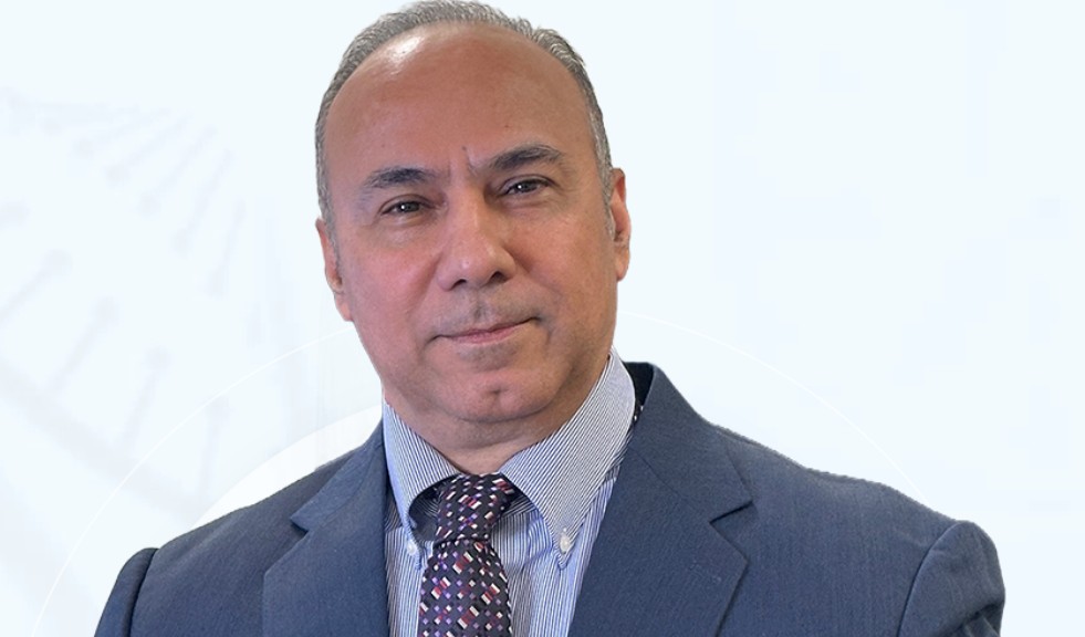 معرفی دکتر داریوش عرفانیان | جراح بینی در مشهد